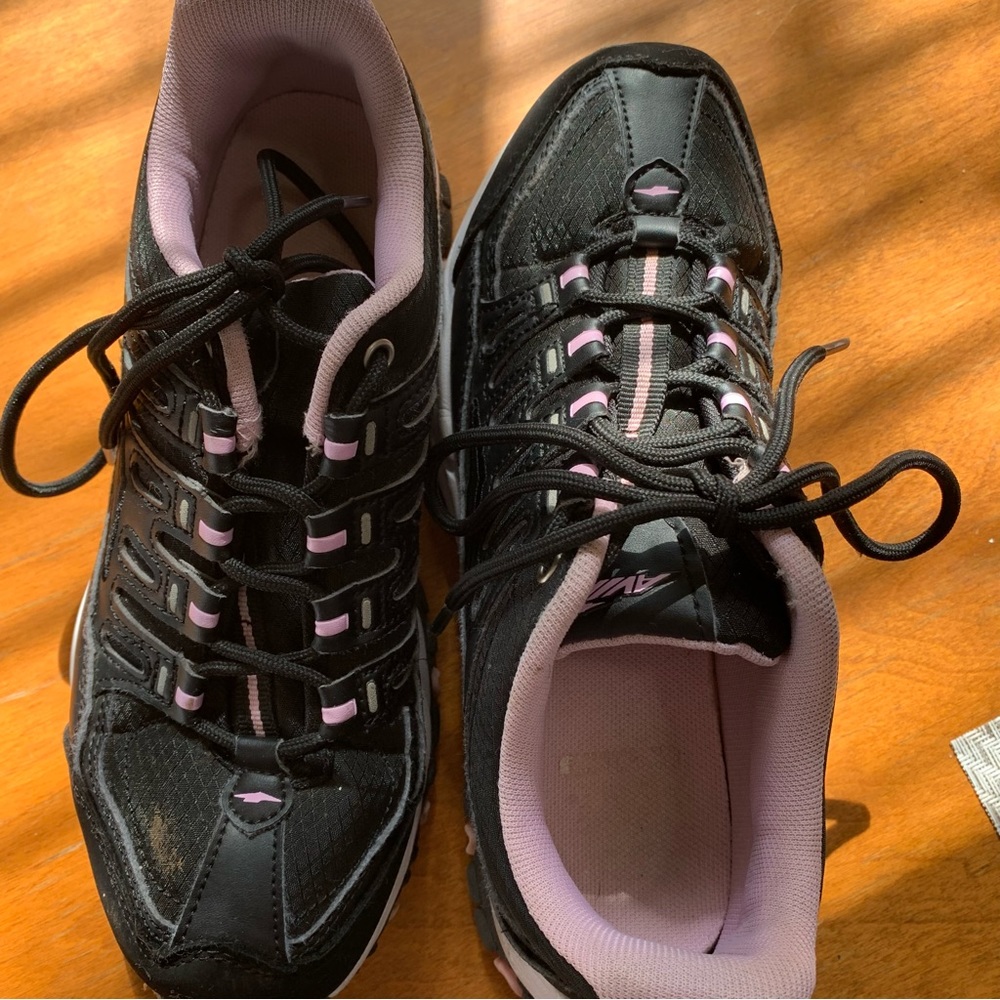 Women’s Avia Sneakers Size 6.5